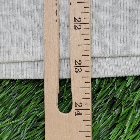 Vintage Tuttle Basketball Cropped Sweatshirt Large 22x23 USA - Picture 10 of 14